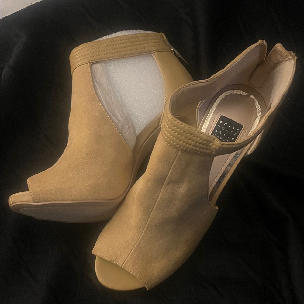 White House Black Market Tan/Open-Toe Wedge Booties